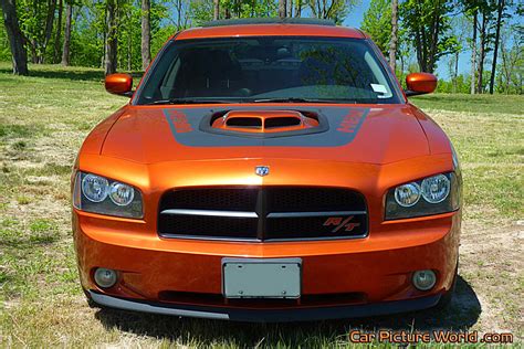 2006 dodge charger daytona hemi.